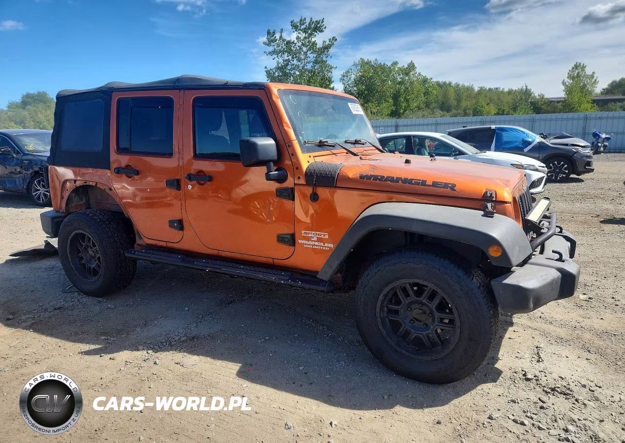 2011 Jeep Wrangler Unlimited Sport VIN:1J4BA3H11BL590046 - 4