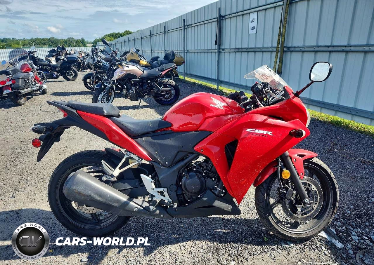 2013 Honda Cbr250 R – zdjęcie 1 z 9