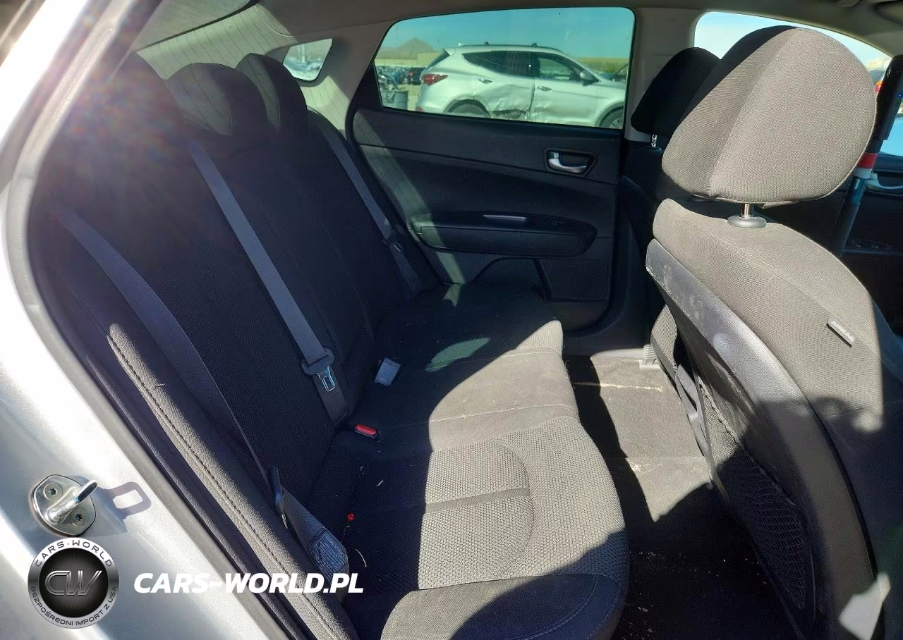 2019 Kia Optima Lx VIN:5XXGT4L39KG343118 - 10