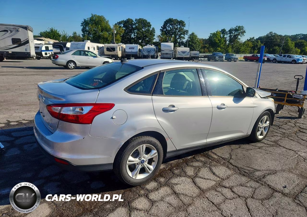 2013 Ford Focus Se VIN:1FADP3F26DL337418 - 3