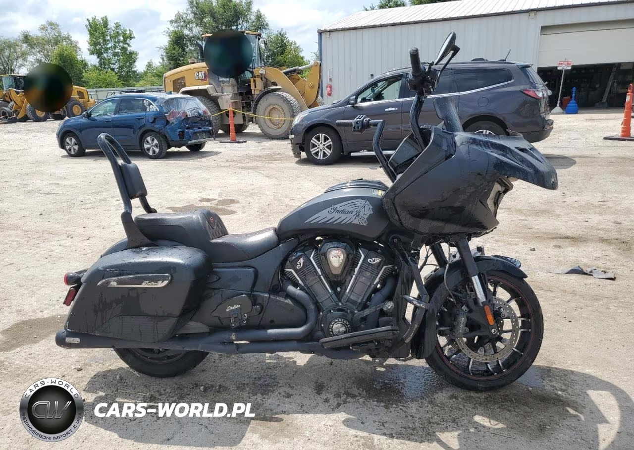 2022 Indian Motorcycle Co. Challenger Dark Horse