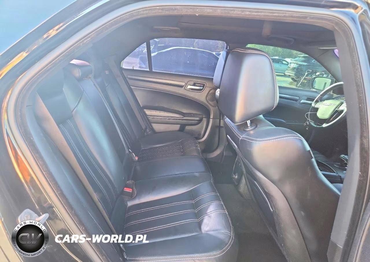 2014 Chrysler 300 S VIN:2C3CCAGG4EH365818 - 10