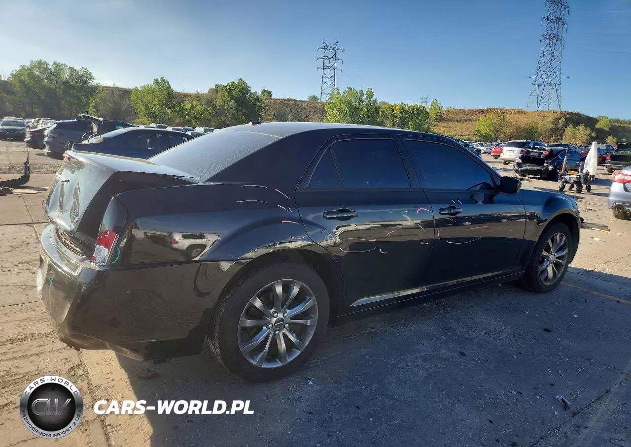 2014 Chrysler 300 S VIN:2C3CCAGG4EH365818 - 3