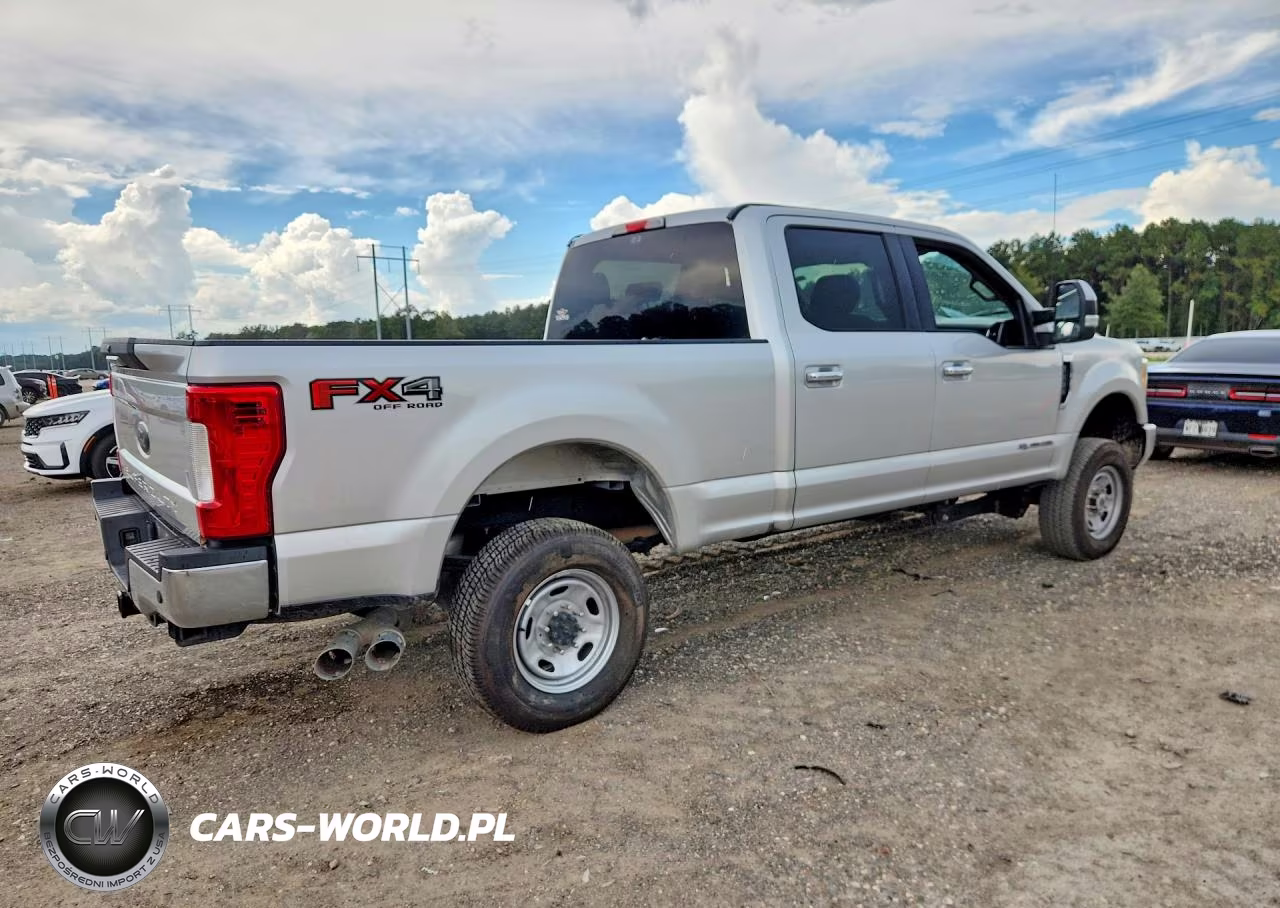 2017 Ford F250 Super Duty VIN:1FT7W2BT5HEF30527 - 3