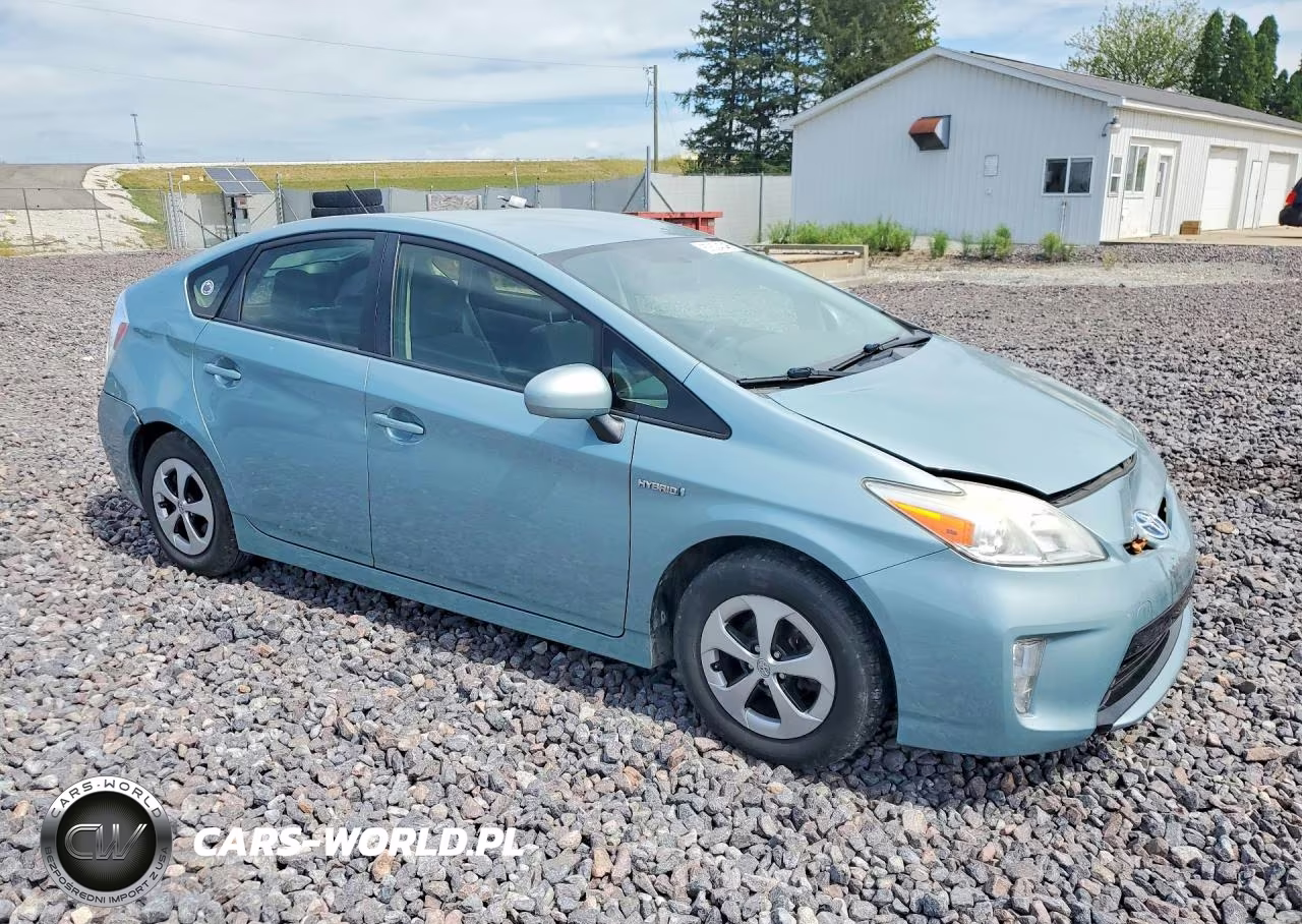 2013 Toyota Prius Two VIN:JTDKN3DU5D5637936 - 4