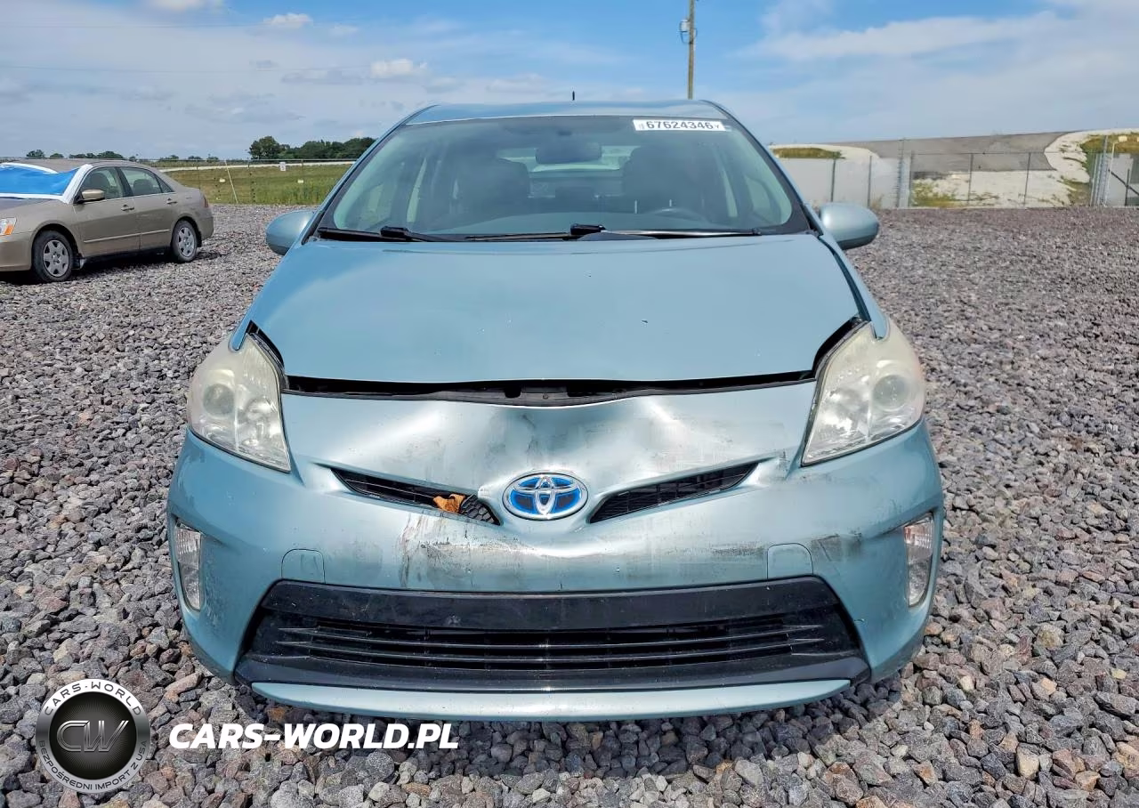 2013 Toyota Prius Two VIN:JTDKN3DU5D5637936 - 5