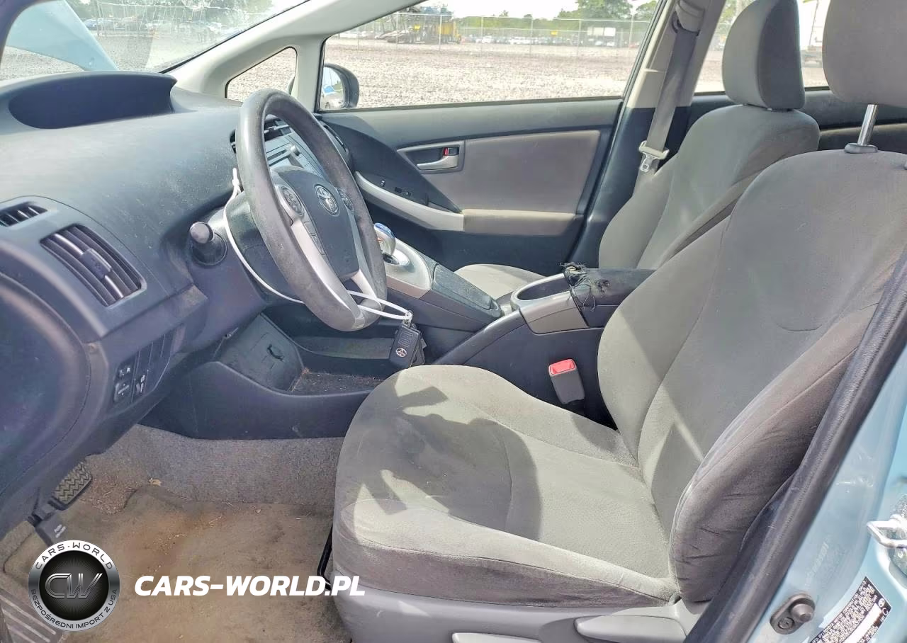 2013 Toyota Prius Two VIN:JTDKN3DU5D5637936 - 7