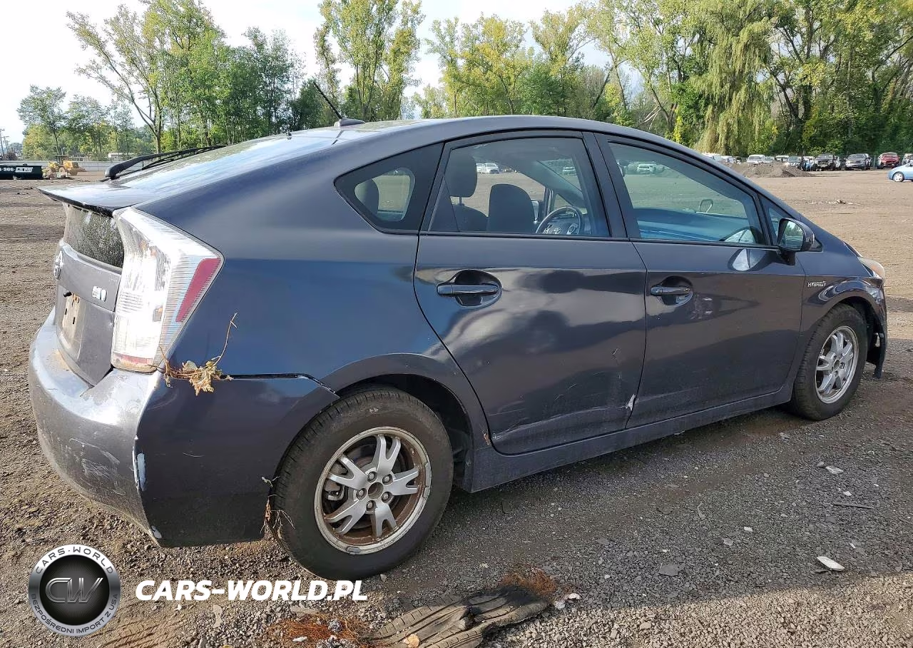 2011 Toyota Prius Three VIN:JTDKN3DU3B0265927 - 3