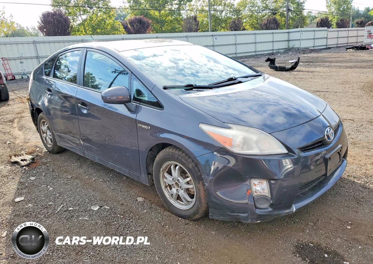 2011 Toyota Prius Three VIN:JTDKN3DU3B0265927 - 4