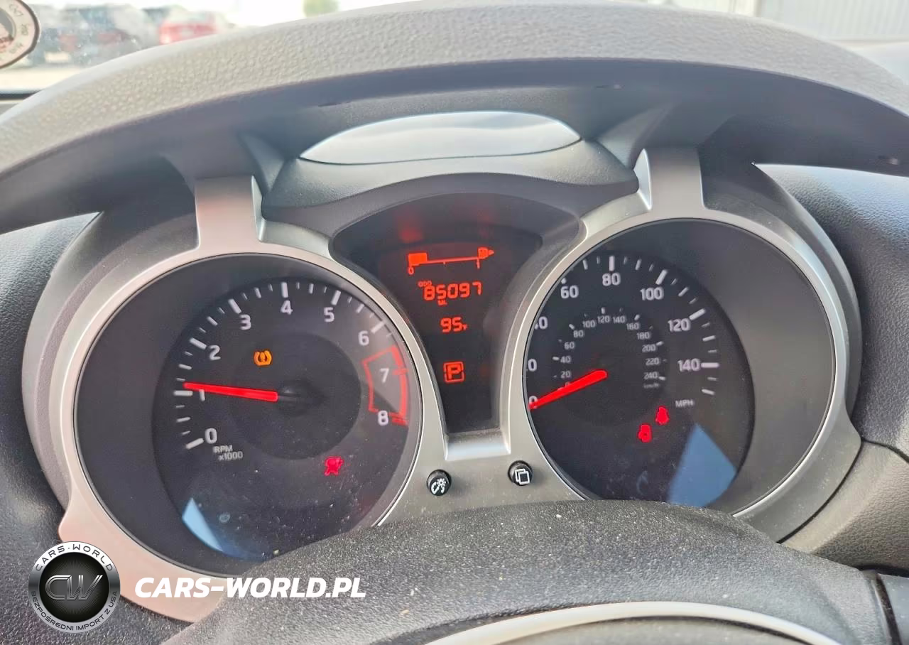2016 Nissan Juke S VIN:JN8AF5MRXGT605150 - 9