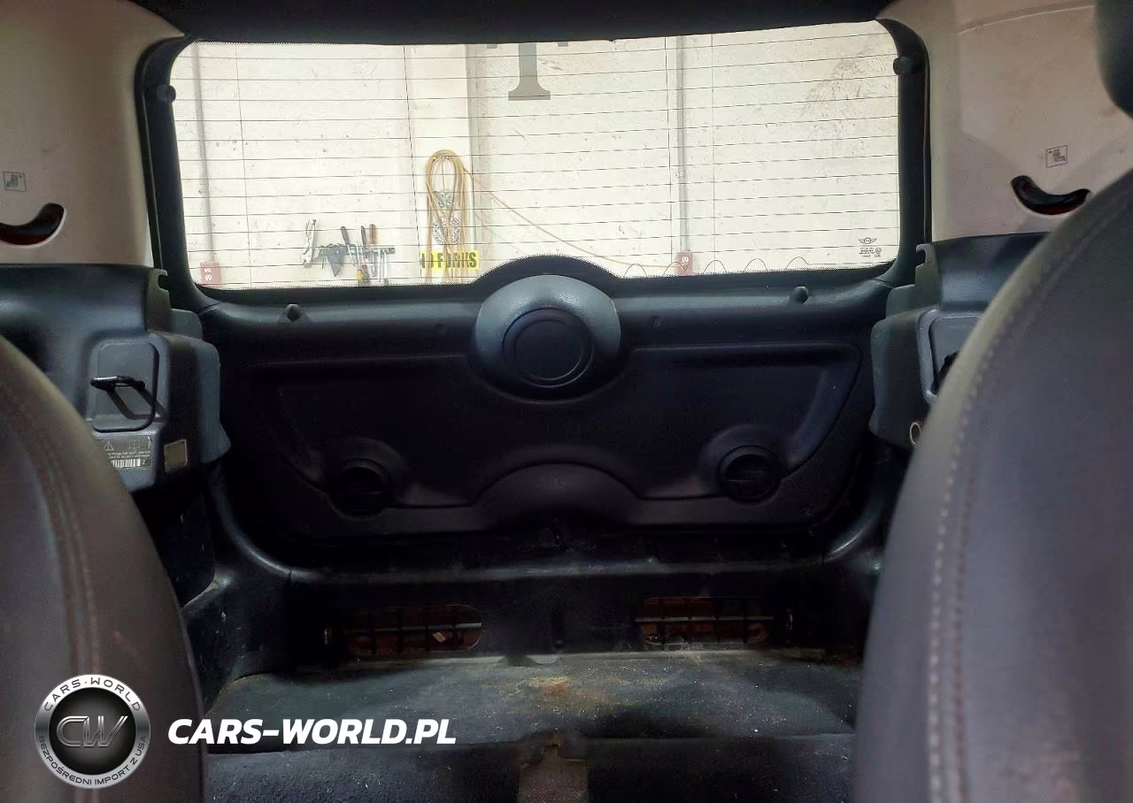 2006 Mini Cooper VIN:WMWRC33586TK66653 - 10