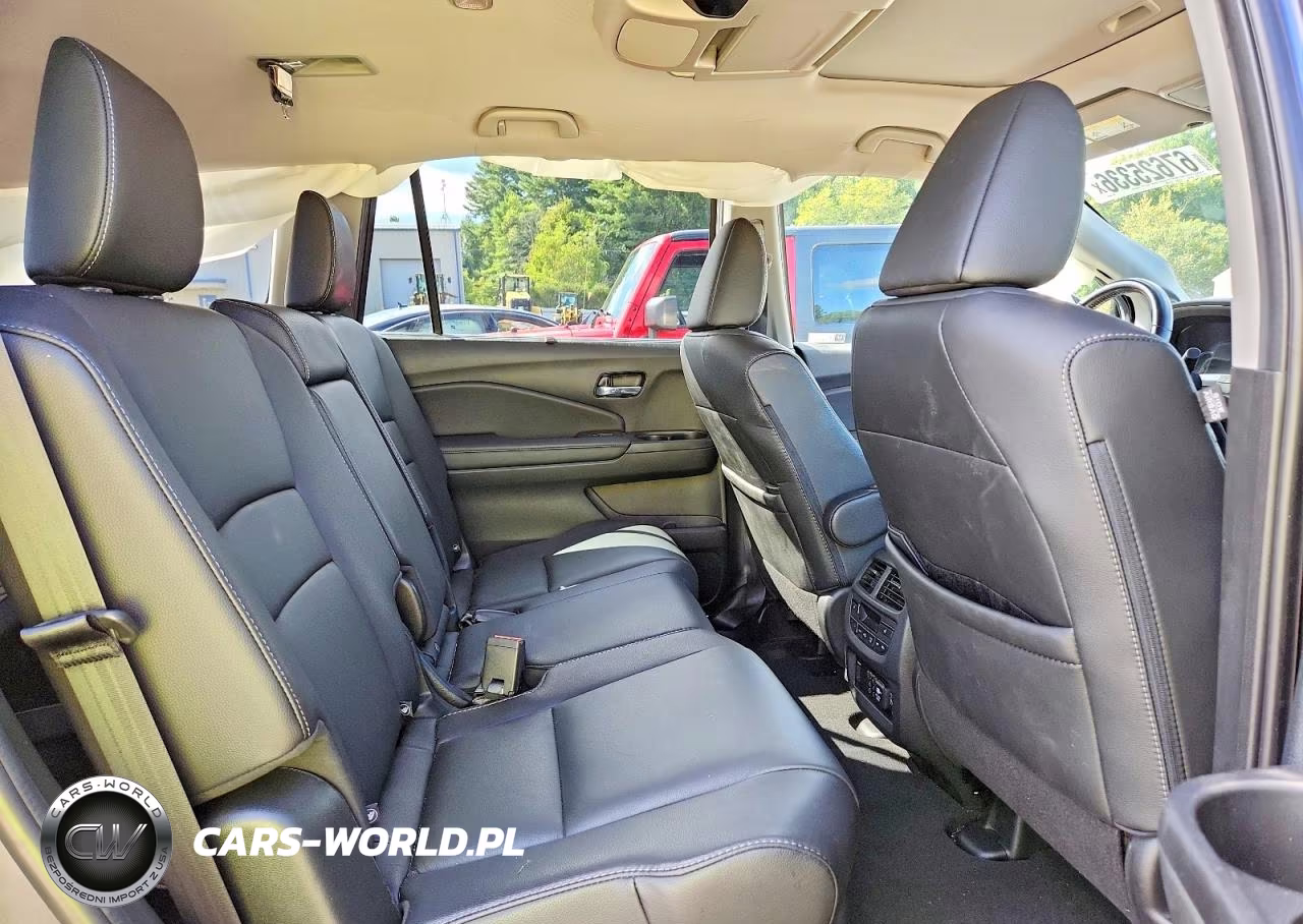 2021 Honda Pilot Touring VIN:5FNYF6H91MB045270 - 11