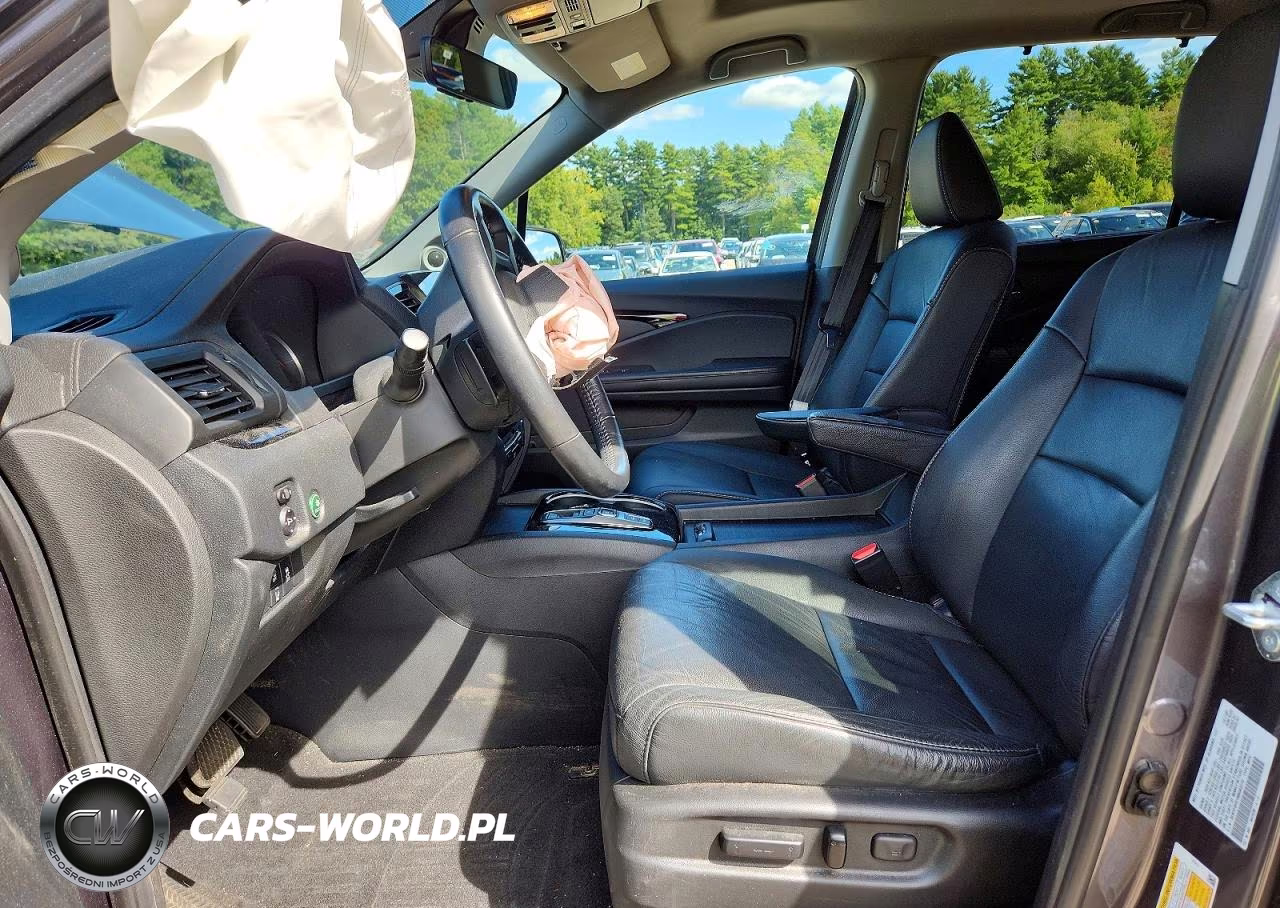 2021 Honda Pilot Touring VIN:5FNYF6H91MB045270 - 7