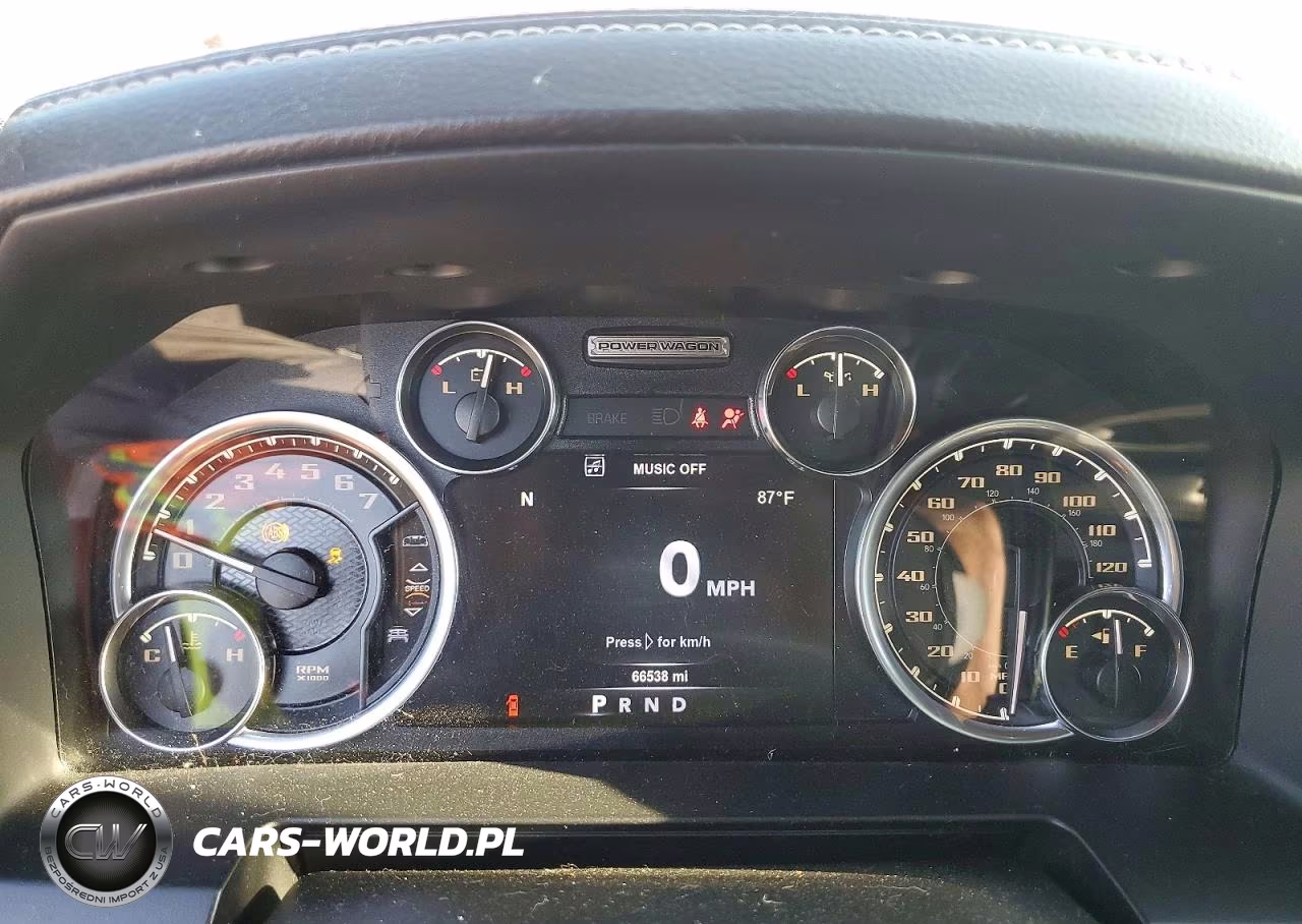 2018 Ram 2500 Powerwagon VIN:3C6TR5EJ8JG105455 - 9