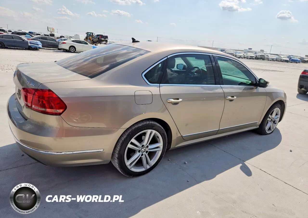 2015 Volkswagen Passat Sel VIN:1VWCS7A39FC023371 - 3