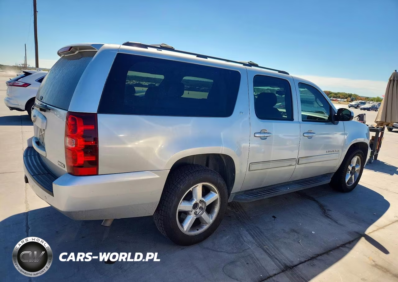 2011 Chevrolet Suburban C1500 Lt VIN:1GNSCJE03BR159244 - 3