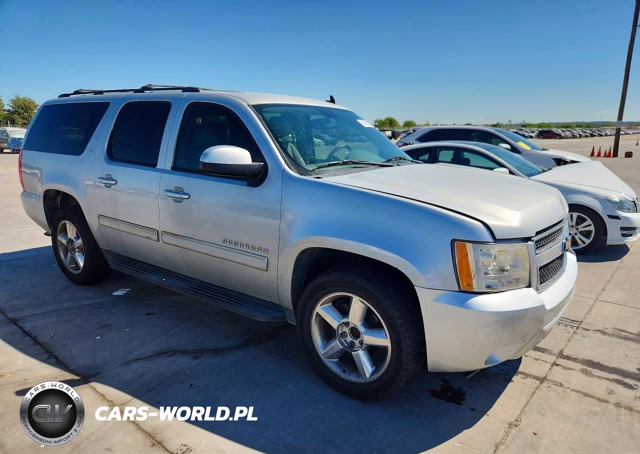 2011 Chevrolet Suburban C1500 Lt VIN:1GNSCJE03BR159244 - 4