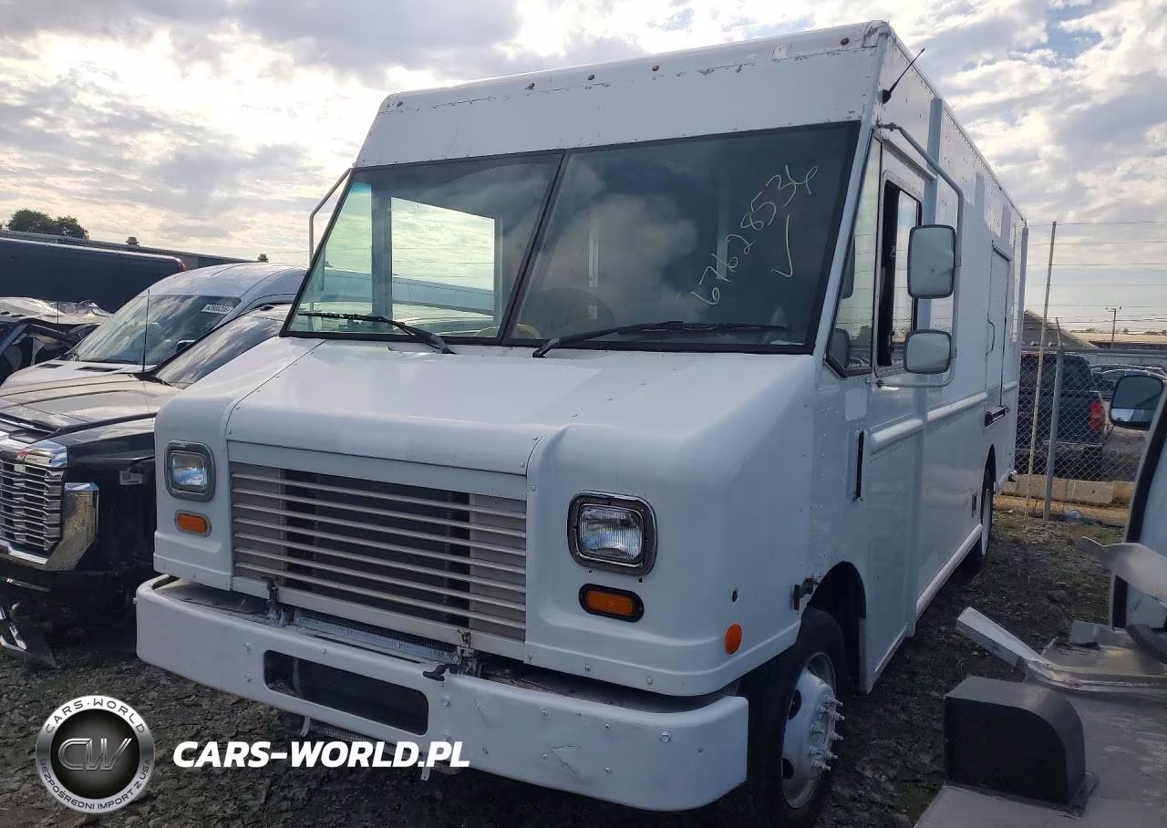 2013 Ford F59 Delivery Truck