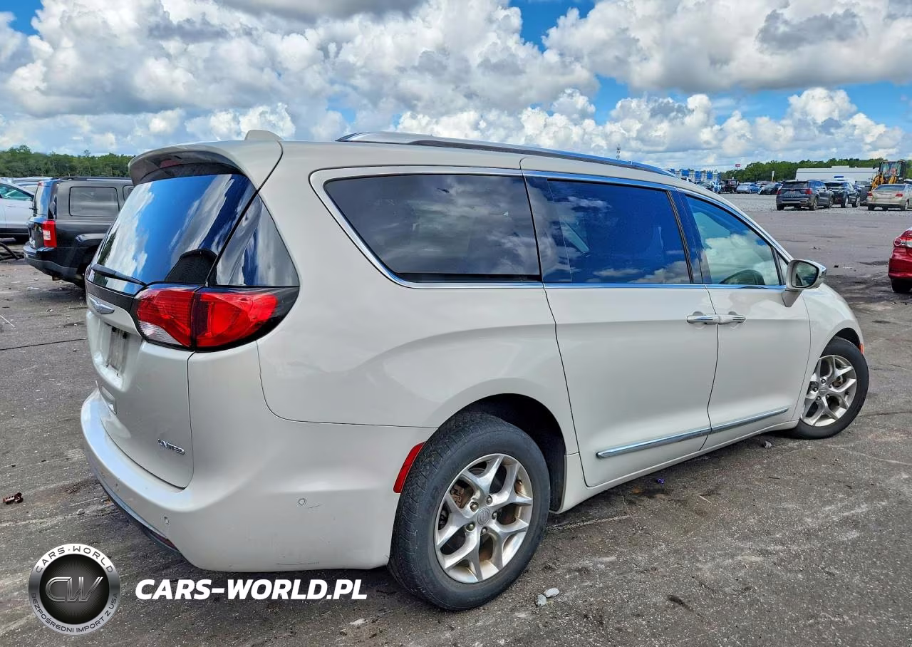 2017 Chrysler Pacifica Limited VIN:2C4RC1GG1HR741508 - 3