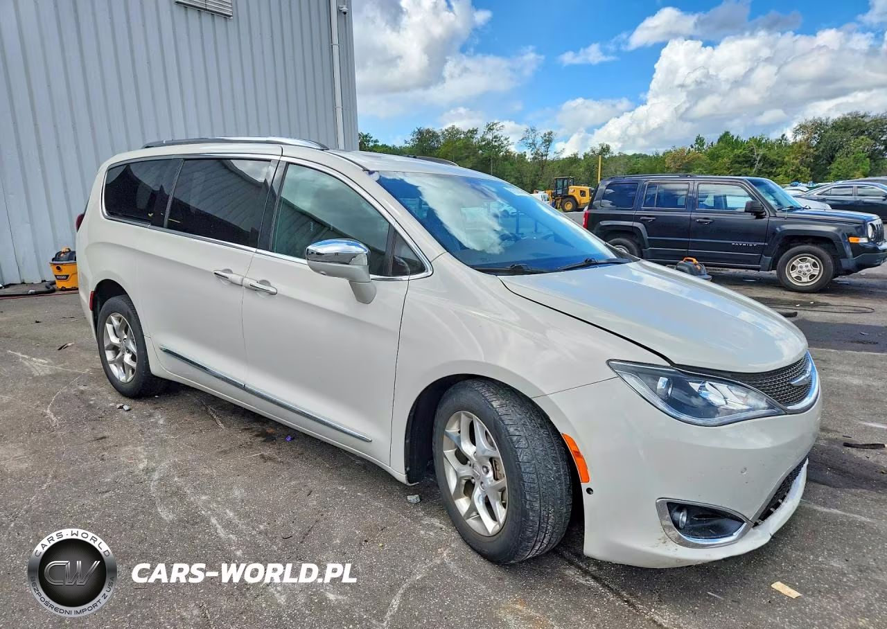 2017 Chrysler Pacifica Limited VIN:2C4RC1GG1HR741508 - 4