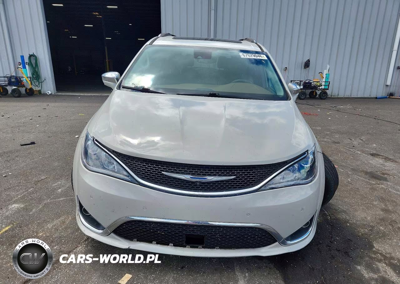 2017 Chrysler Pacifica Limited VIN:2C4RC1GG1HR741508 - 5