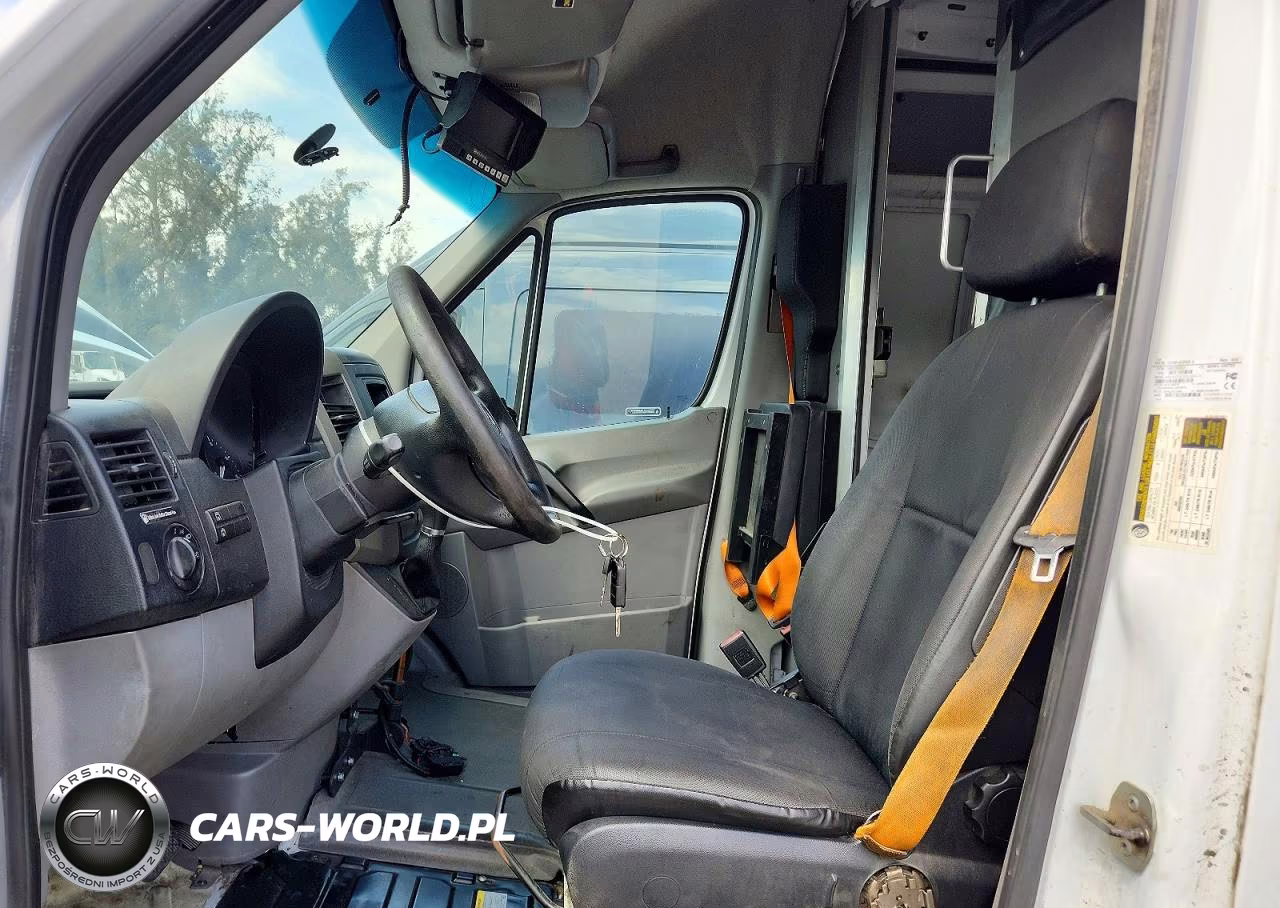 2014 Mercedes-Benz Sprinter 2500 Delivery Van VIN:WD3PE8DE5E5894053 - 7