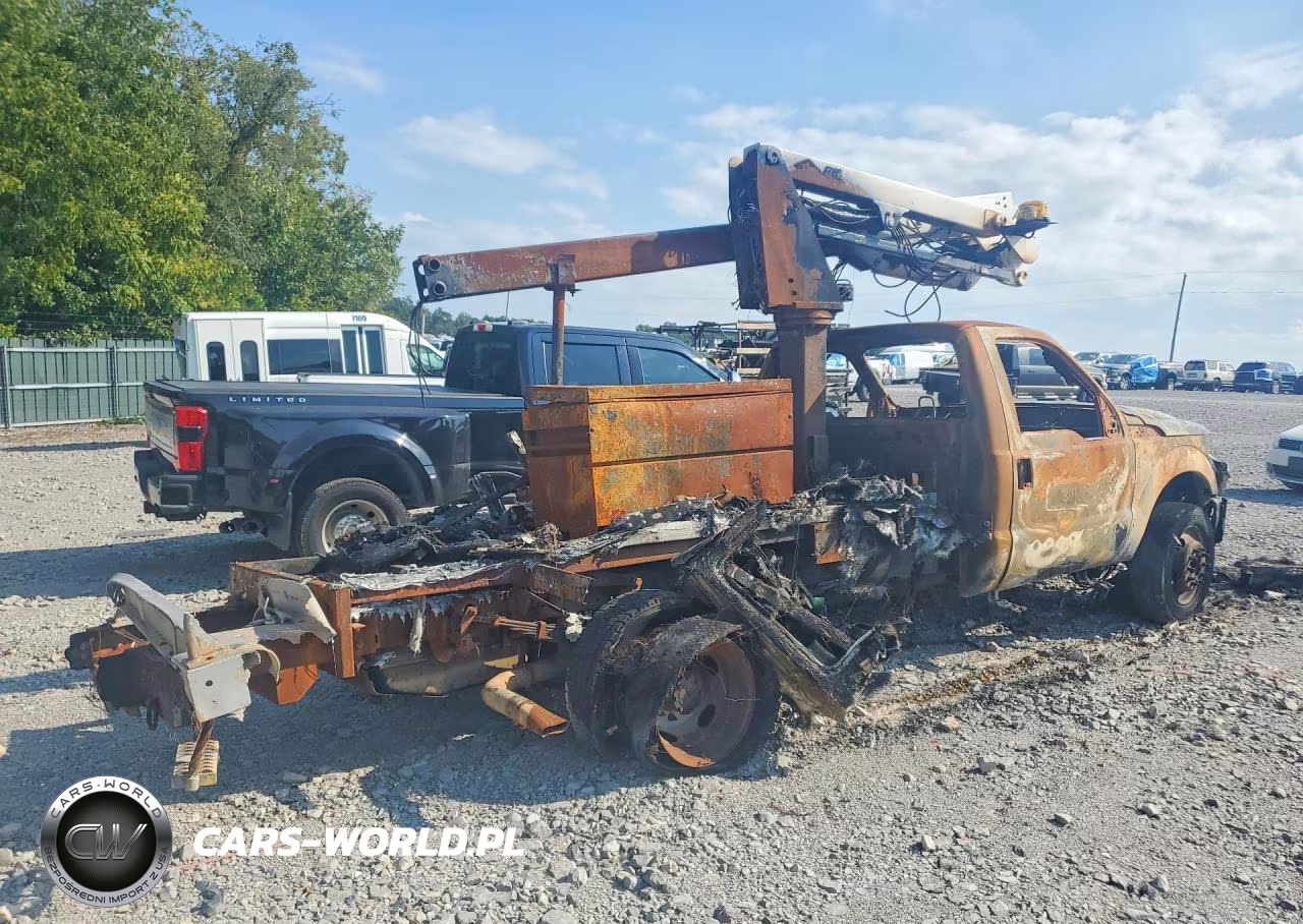 2015 Ford F450 Super Duty VIN:1FDUF4GY1FEA76224 - 3