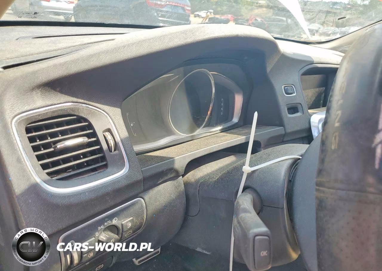 2017 Volvo S60 VIN:YV126MFL4H2438806 - 9