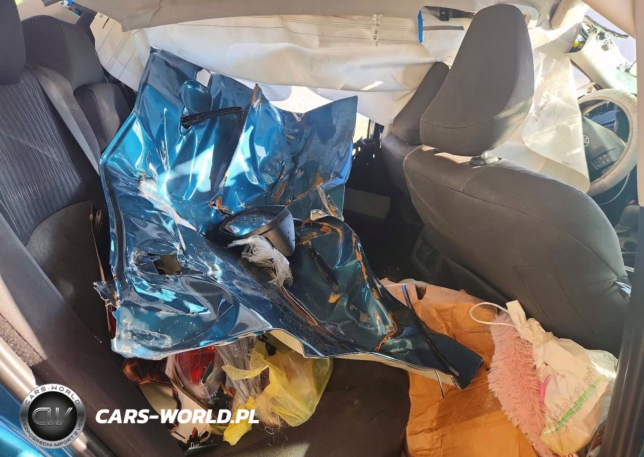 2026 Toyota Camry Le VIN:4T1DAACK4TU686361 - 10