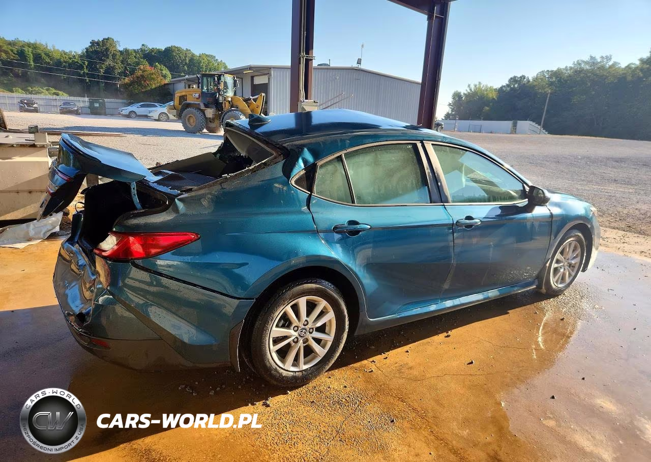 2026 Toyota Camry Le VIN:4T1DAACK4TU686361 - 3