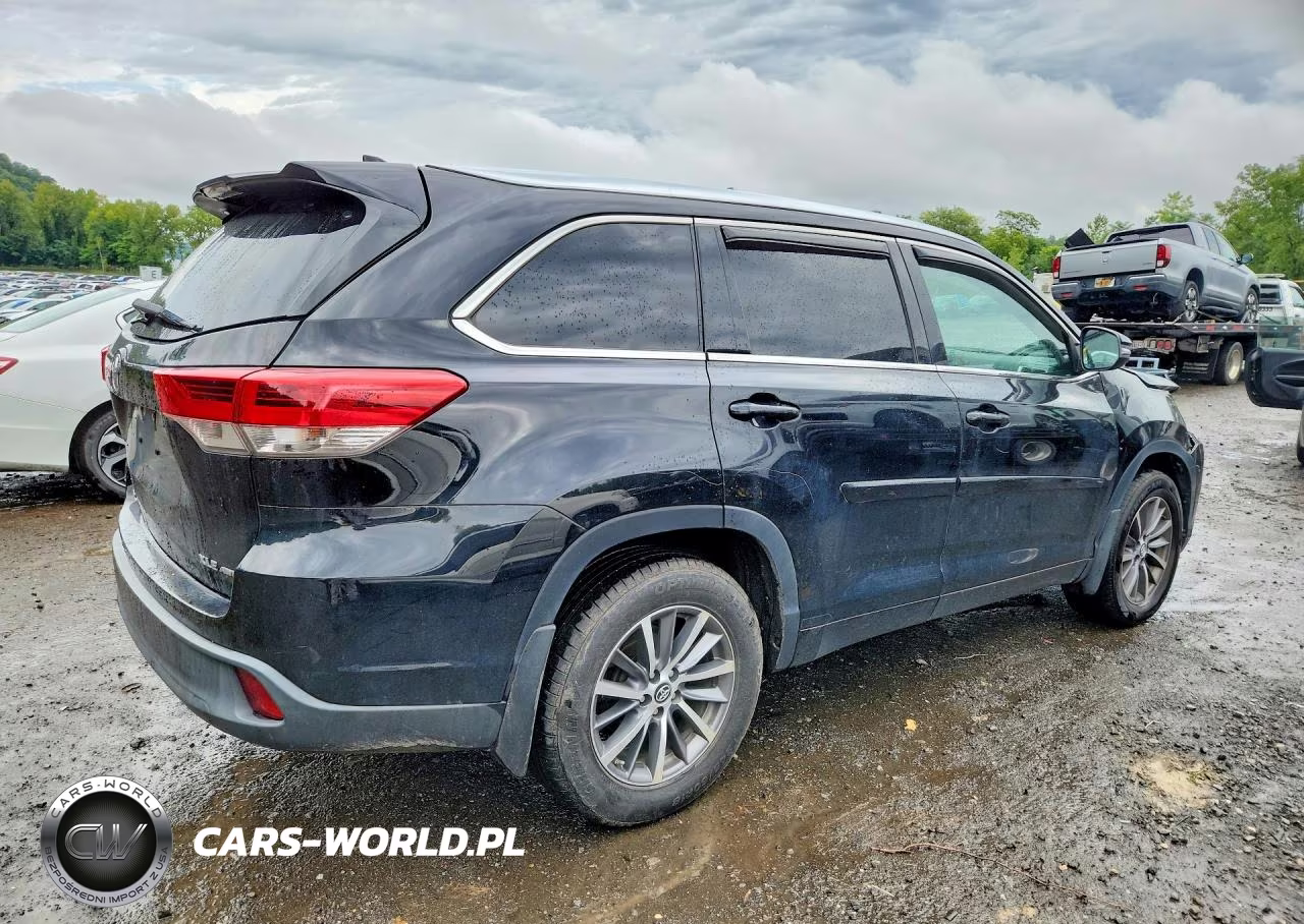 2018 Toyota Highlander Se VIN:5TDJZRFHXJS898889 - 3