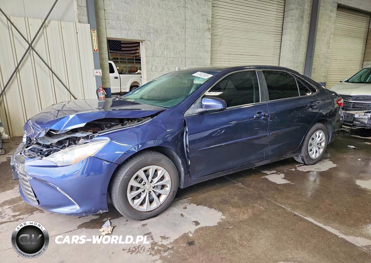 2017 Toyota Camry Le VIN:4T1BF1FK2HU679100 - 1