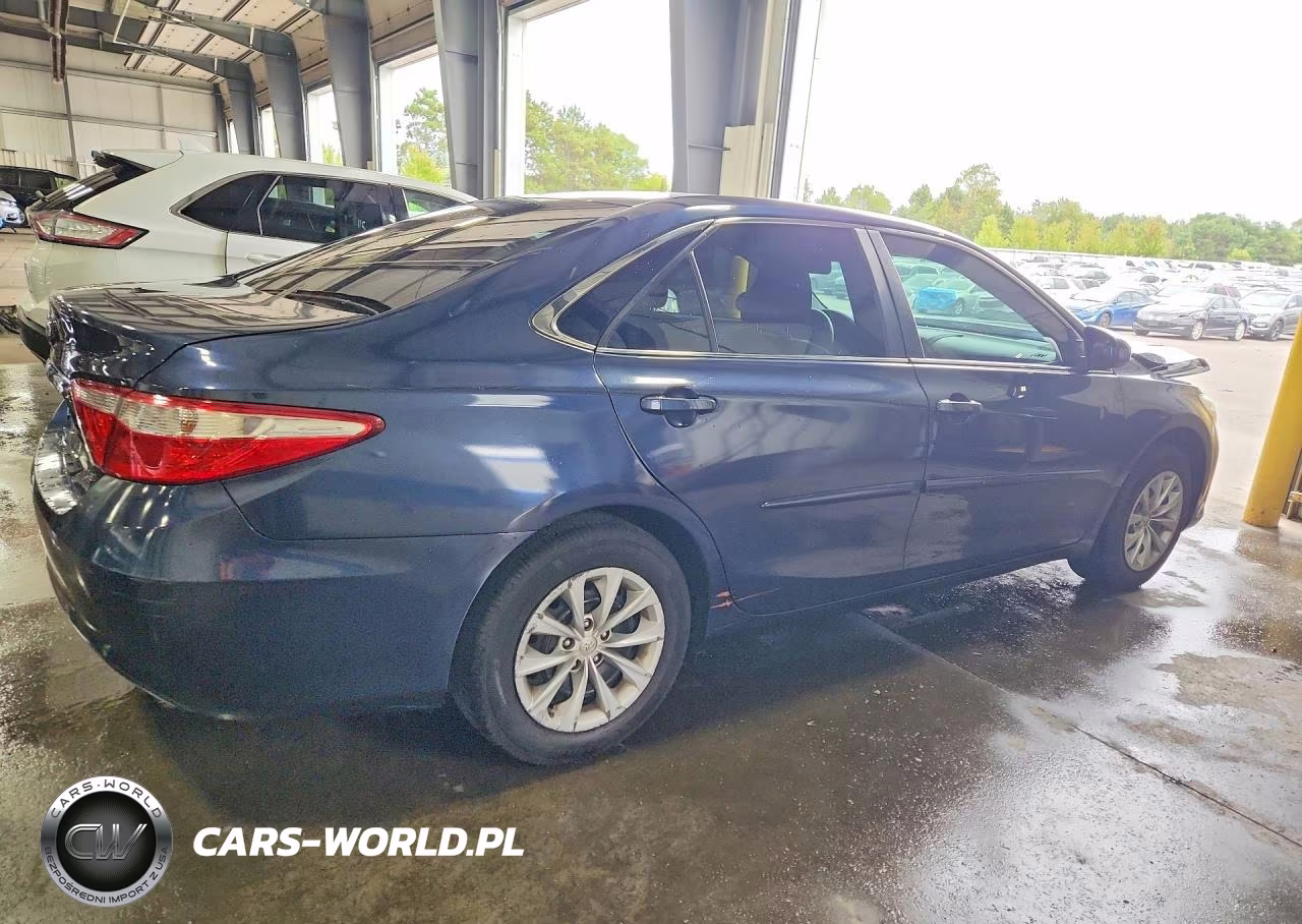 2017 Toyota Camry Le VIN:4T1BF1FK2HU679100 - 3