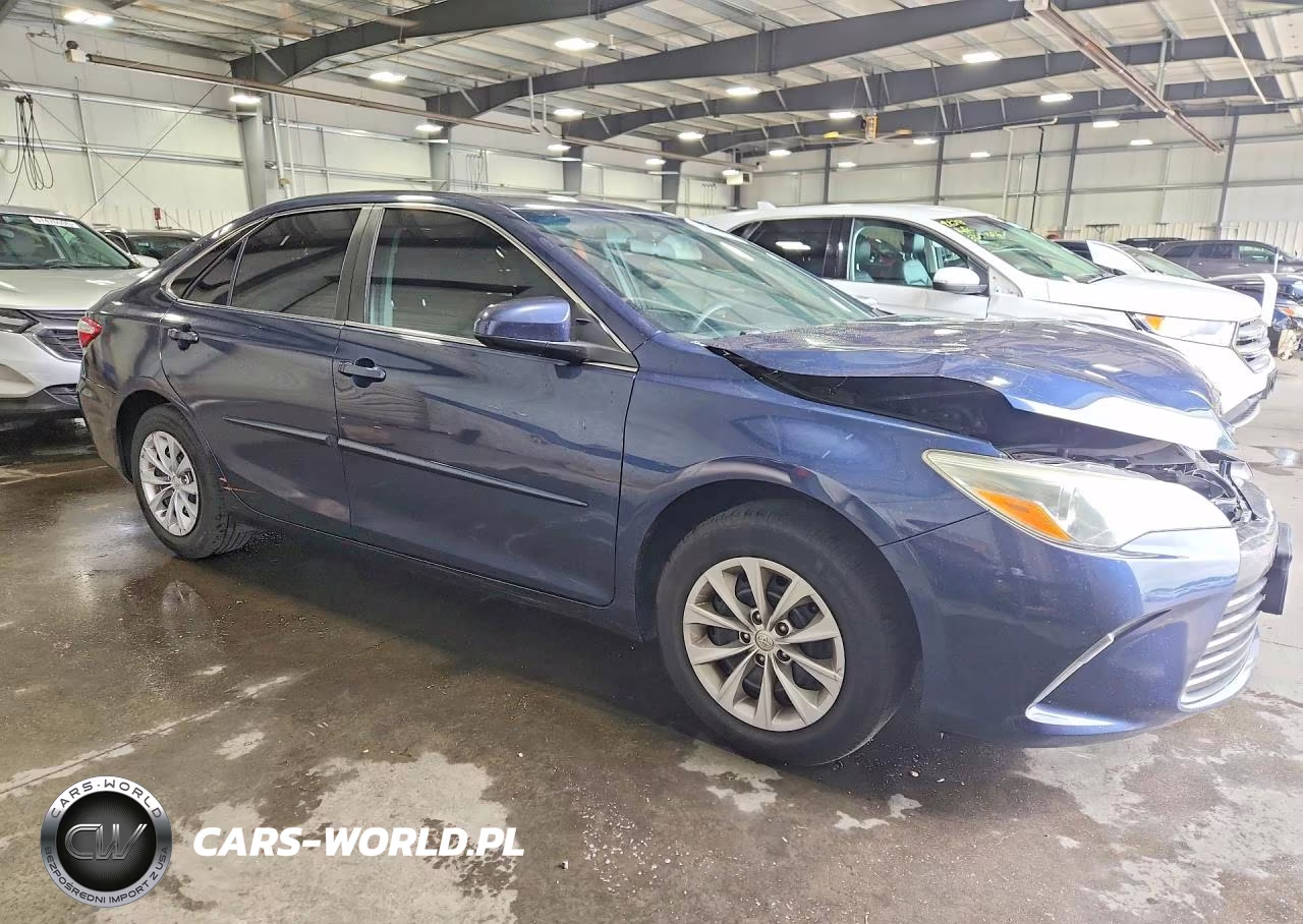 2017 Toyota Camry Le VIN:4T1BF1FK2HU679100 - 4