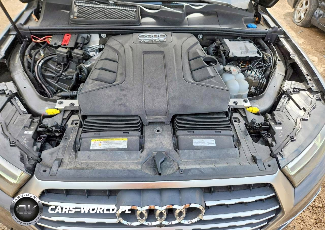 2018 Audi Q7 Premium Plus VIN:WA1LAAF7XJD048730 - 11