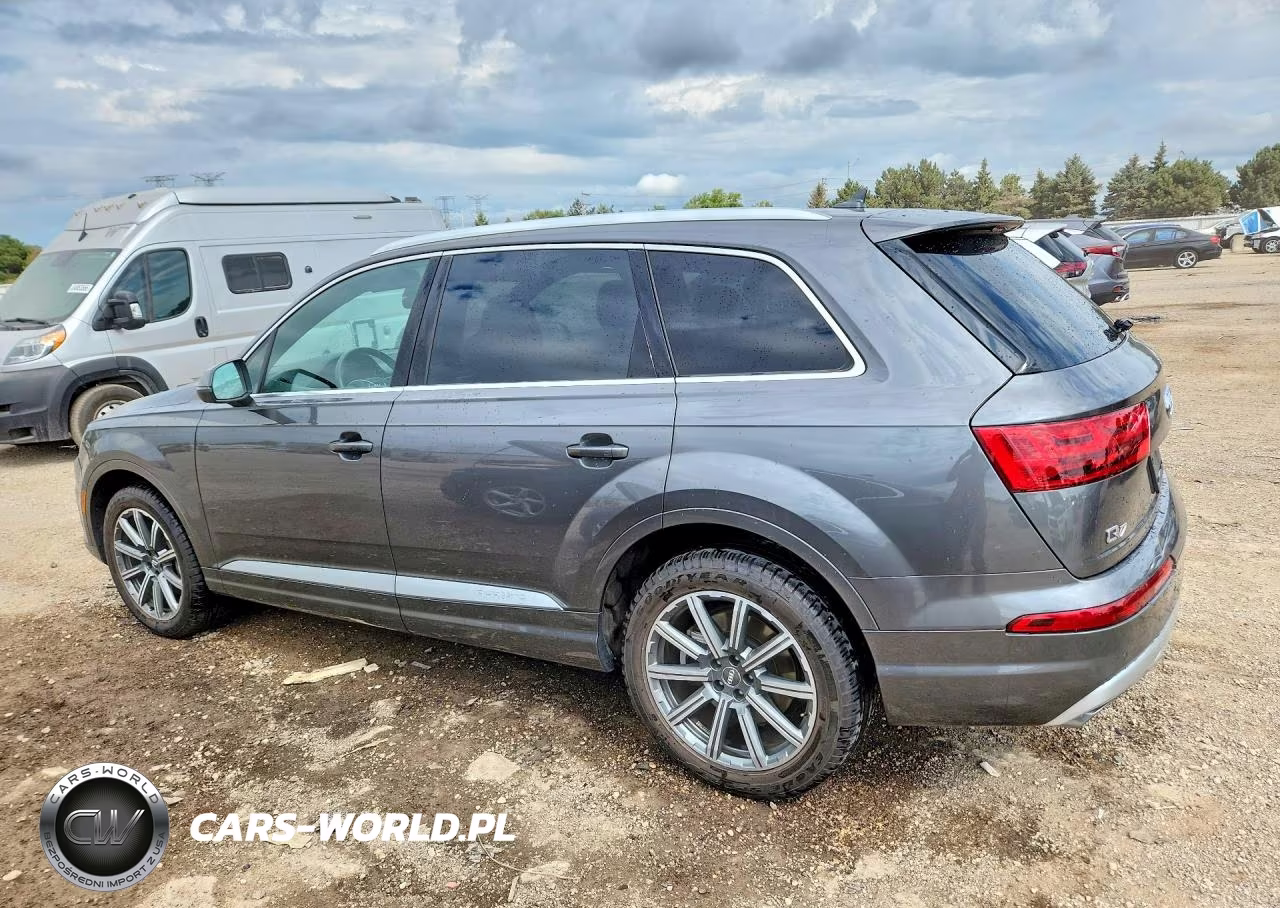 2018 Audi Q7 Premium Plus VIN:WA1LAAF7XJD048730 - 2