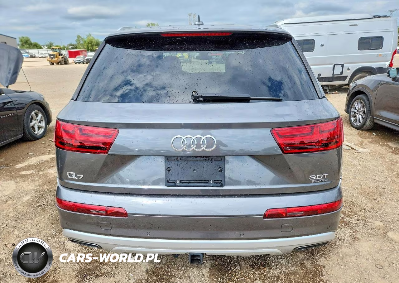 2018 Audi Q7 Premium Plus VIN:WA1LAAF7XJD048730 - 6