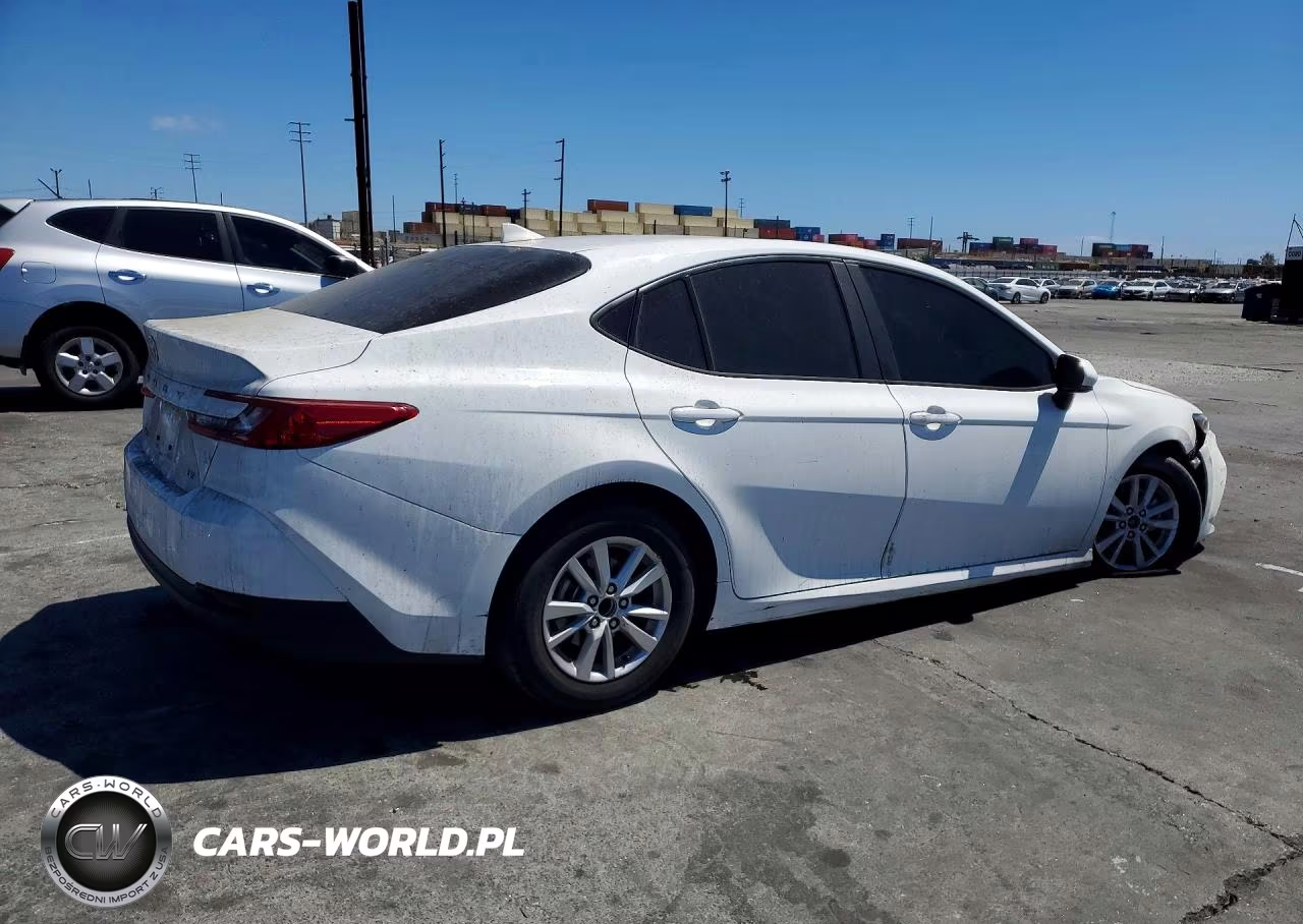 2025 Toyota Camry Le VIN:4T1DAACK0SU570976 - 3