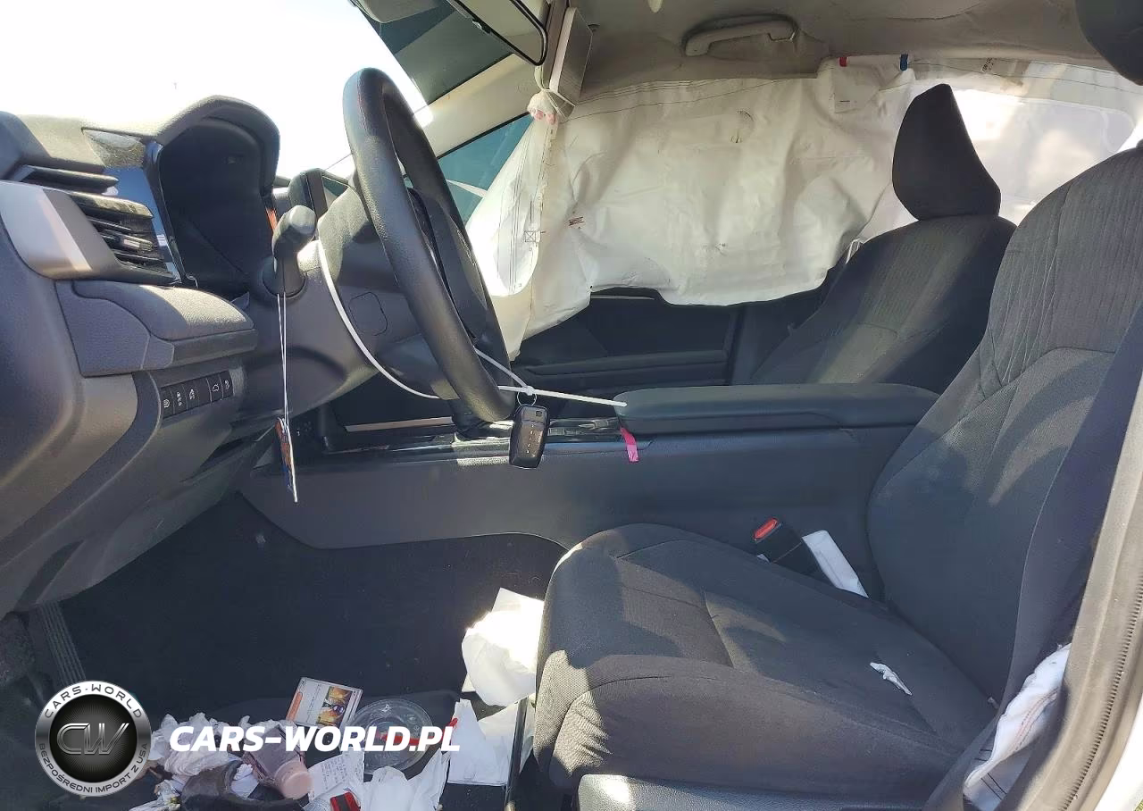 2025 Toyota Camry Le VIN:4T1DAACK0SU570976 - 7
