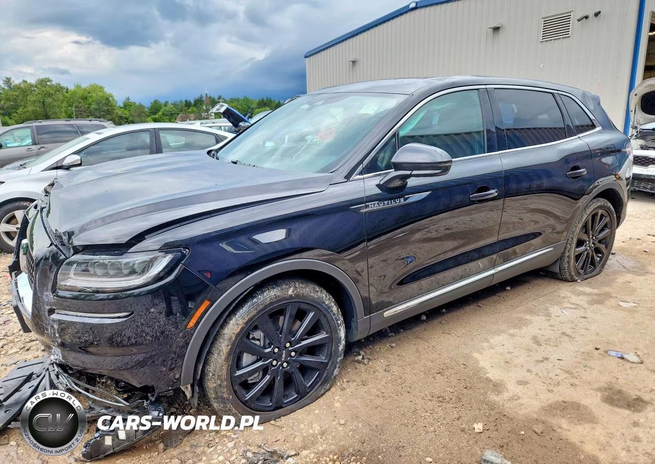 2023 Lincoln Nautilus Reserve VIN:2LMPJ8K99PBL26328 - 1