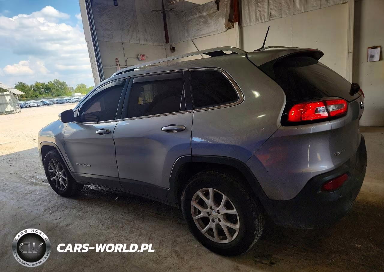 2016 Jeep Cherokee Latitude VIN:1C4PJMCB8GW241649 - 2