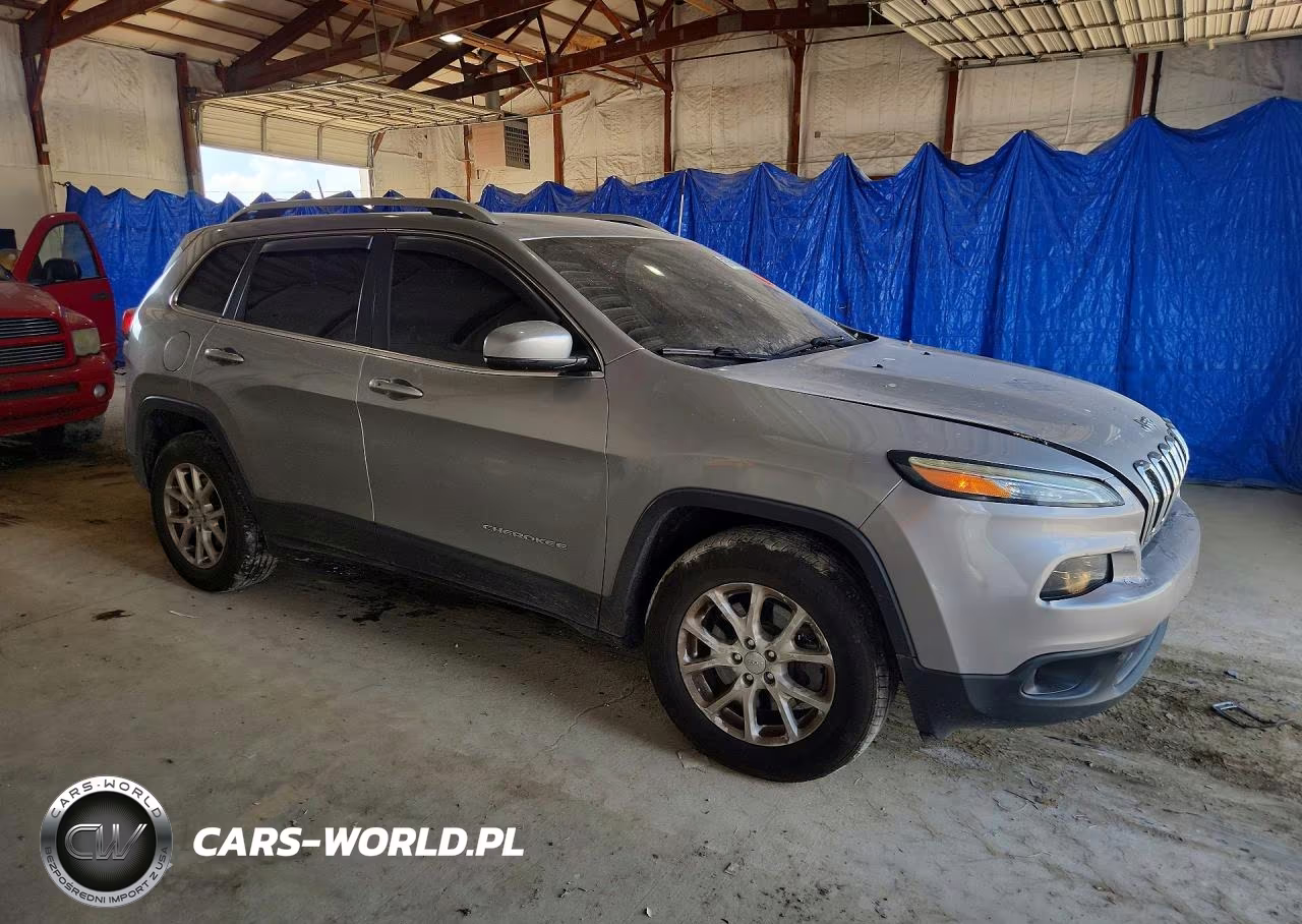 2016 Jeep Cherokee Latitude VIN:1C4PJMCB8GW241649 - 4