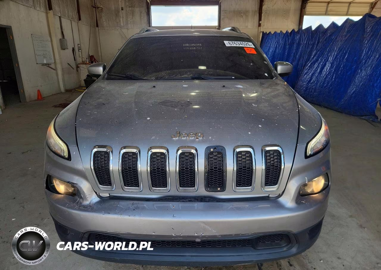 2016 Jeep Cherokee Latitude VIN:1C4PJMCB8GW241649 - 5