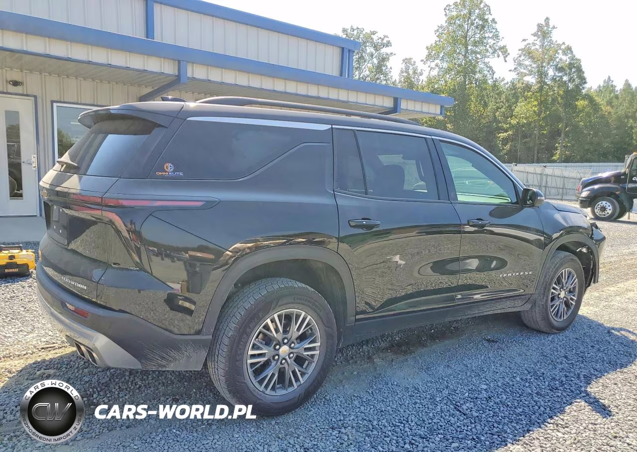 2025 Chevrolet Traverse Lt VIN:1GNERGRS0SJ184417 - 3