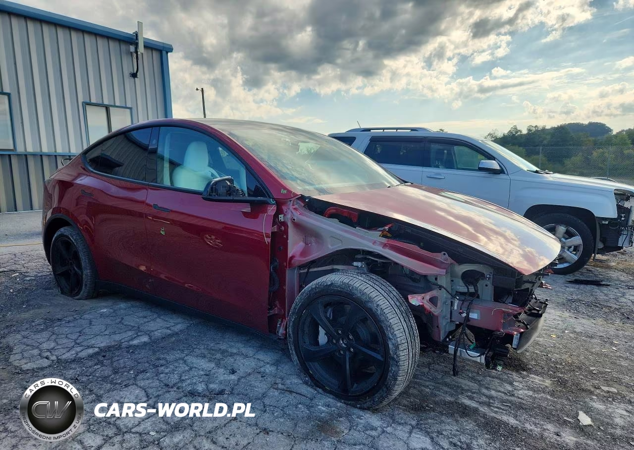 2026 Tesla Model Y VIN:7SAYGDEE5TA575890 - 4