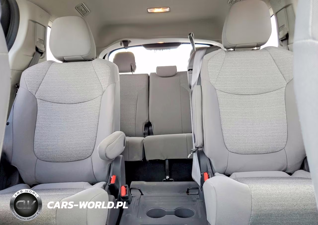 2021 Toyota Sienna Le VIN:5TDKRKEC2MS057042 - 10