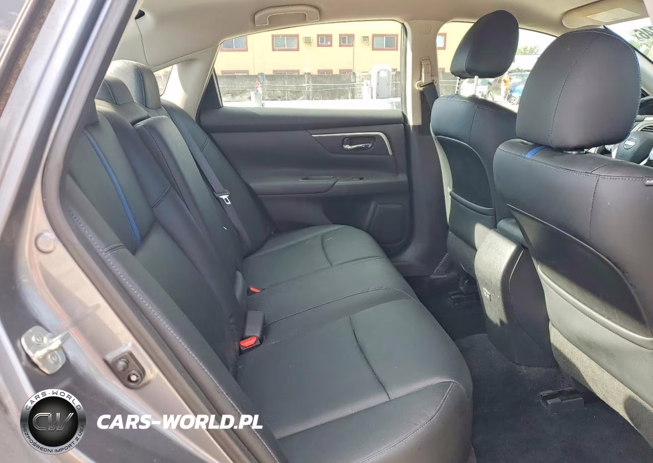 2018 Nissan Altima 2.5 Sr VIN:1N4AL3AP1JC135082 - 10