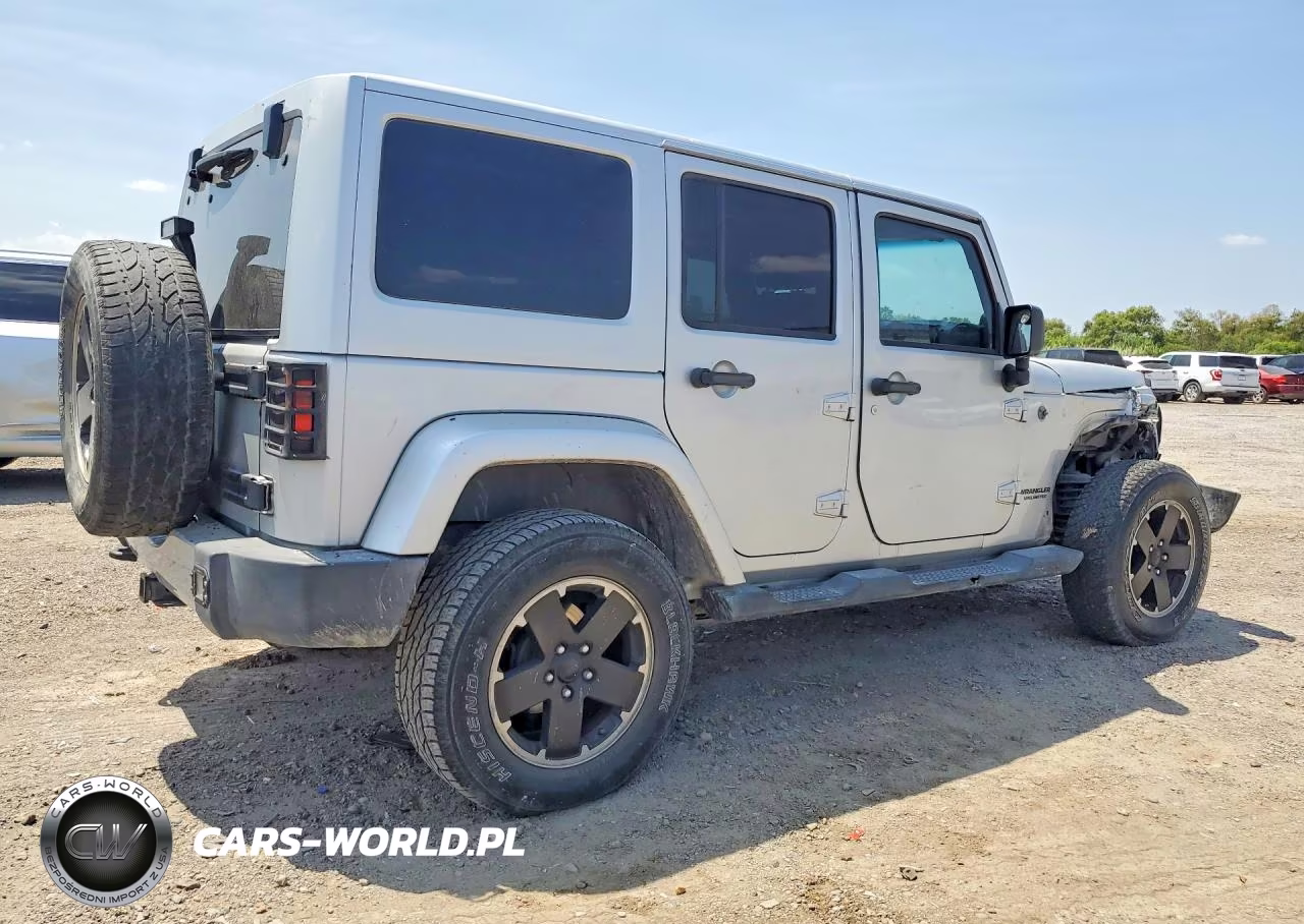2012 Jeep Wrangler Unlimited Sahara VIN:1C4HJWEGXCL258411 - 3