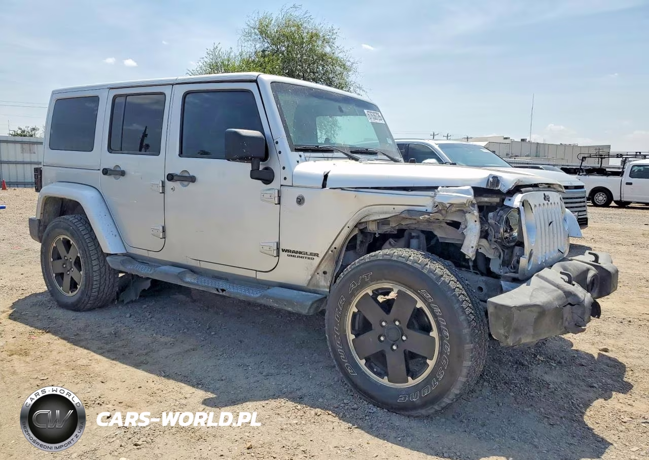 2012 Jeep Wrangler Unlimited Sahara VIN:1C4HJWEGXCL258411 - 4