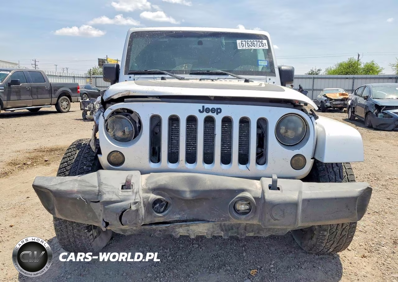 2012 Jeep Wrangler Unlimited Sahara VIN:1C4HJWEGXCL258411 - 5